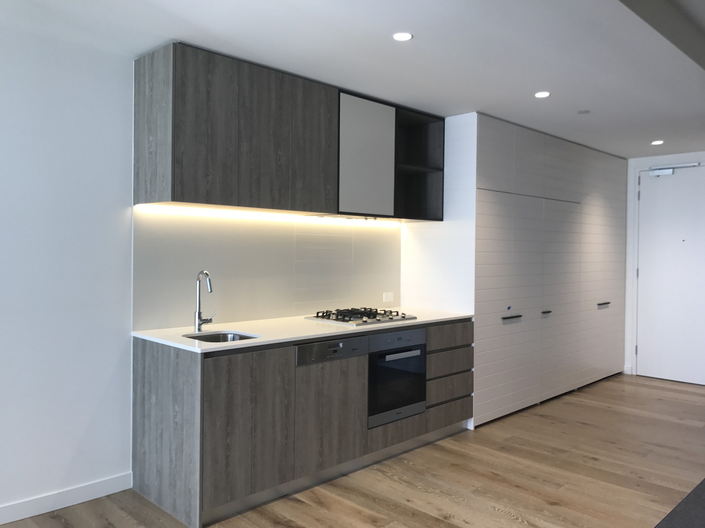 330/33 Quay Boulevard, Werribee South, VIC 3030 - Thumbnail 2 - 20/08/2019