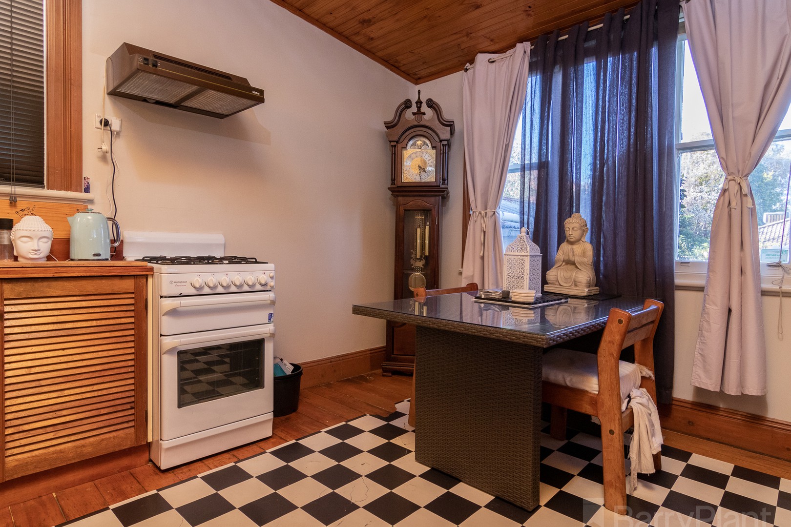 30 Honeysuckle Street, Bendigo, VIC 3550 - Thumbnail 2 - 22/08/2019