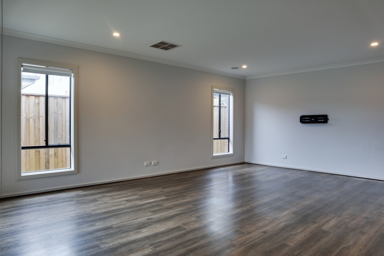 9 Jolimont Avenue, Mickleham, VIC 3064 - Thumbnail 2 - 27/08/2019