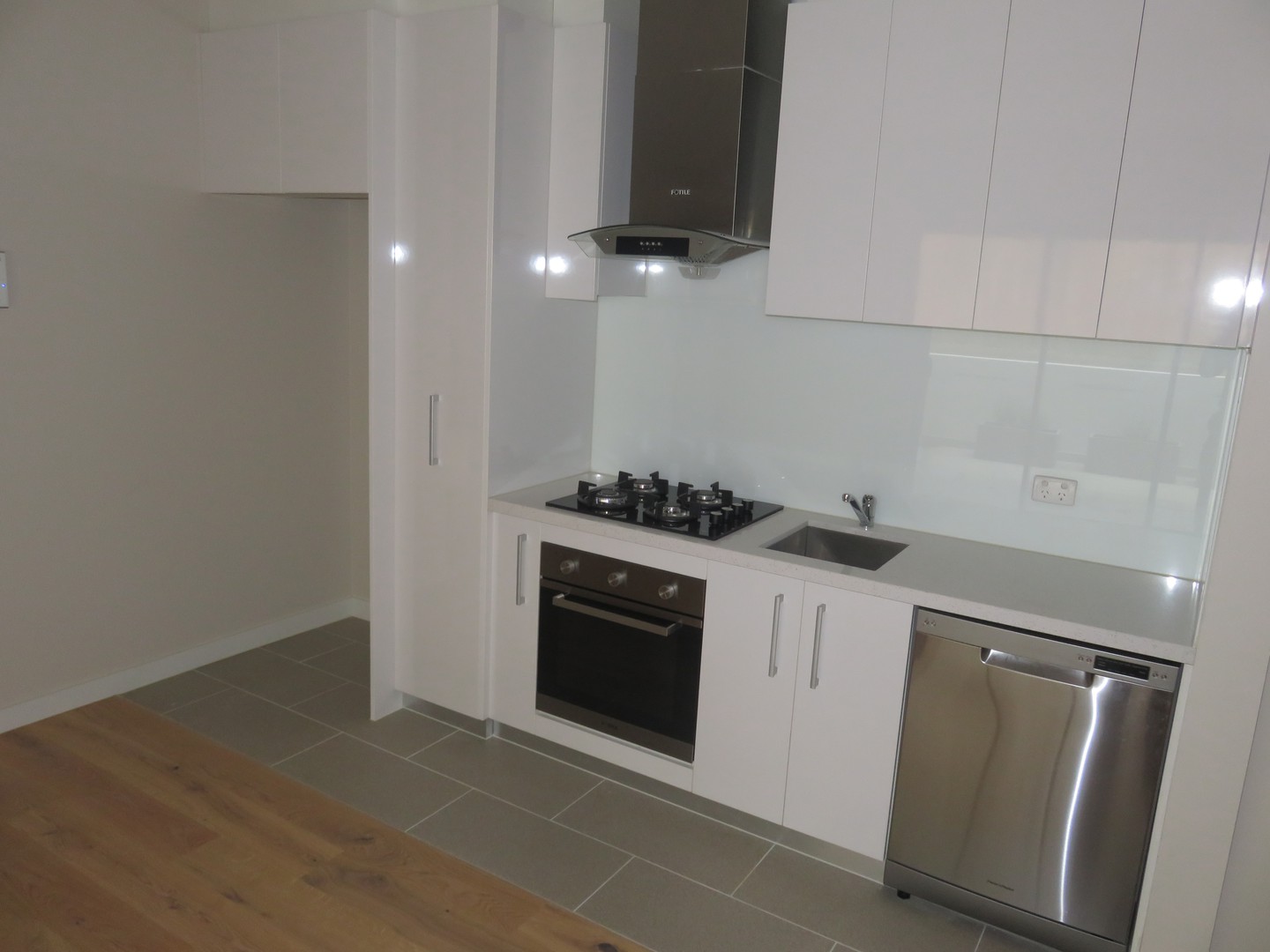 5/81 Thames Street, Box Hill, VIC 3128 - Thumbnail 2 - 30/08/2019