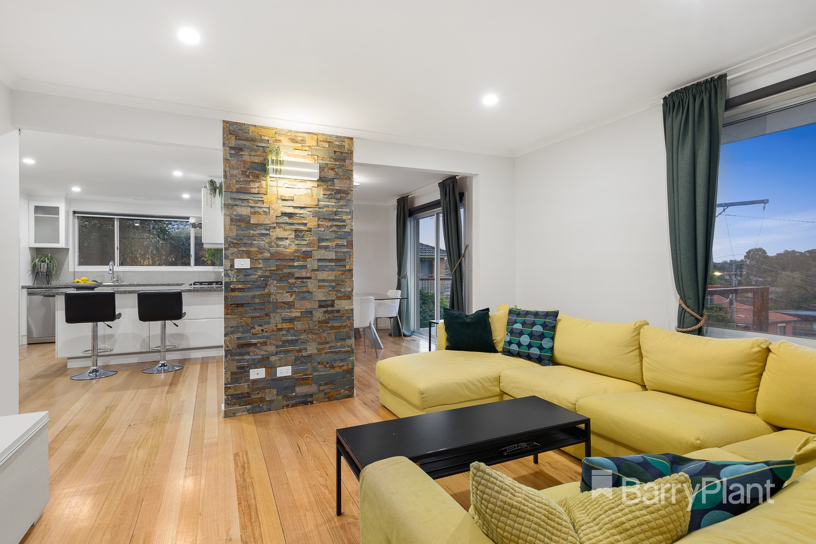 7 Wanbanna Avenue, Greensborough, VIC 3088, Greensborough - Thumbnail 2