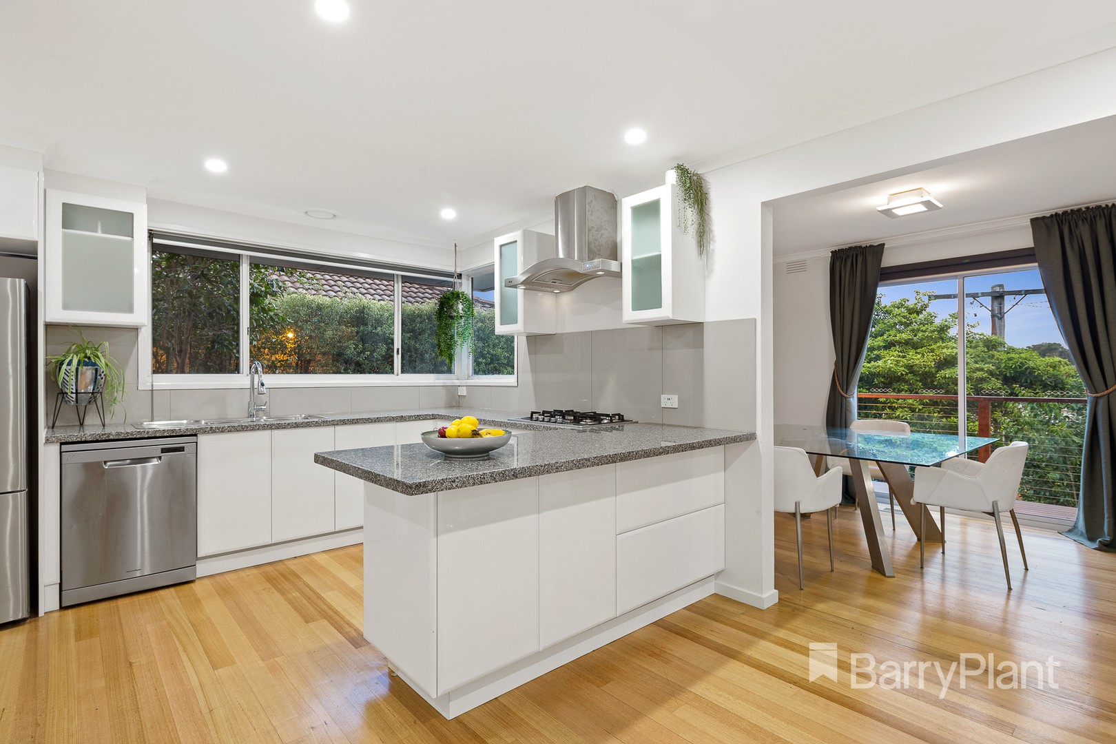 7 Wanbanna Avenue, Greensborough, VIC 3088, Greensborough - Thumbnail 3