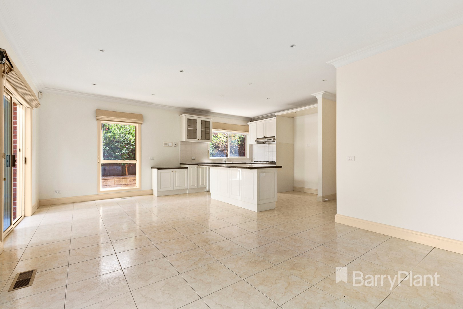 8 Park Hill Way, Doncaster, VIC 3108, Doncaster - Thumbnail 4