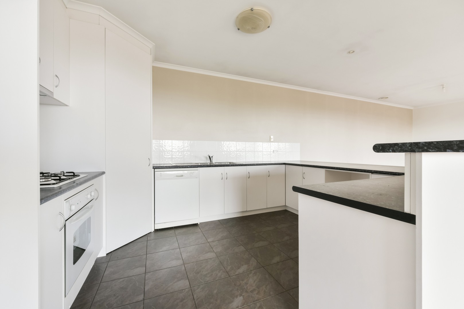 18 Kanyanya Avenue, Clifton Springs, VIC 3222 - Thumbnail 2 - 09/09/2019