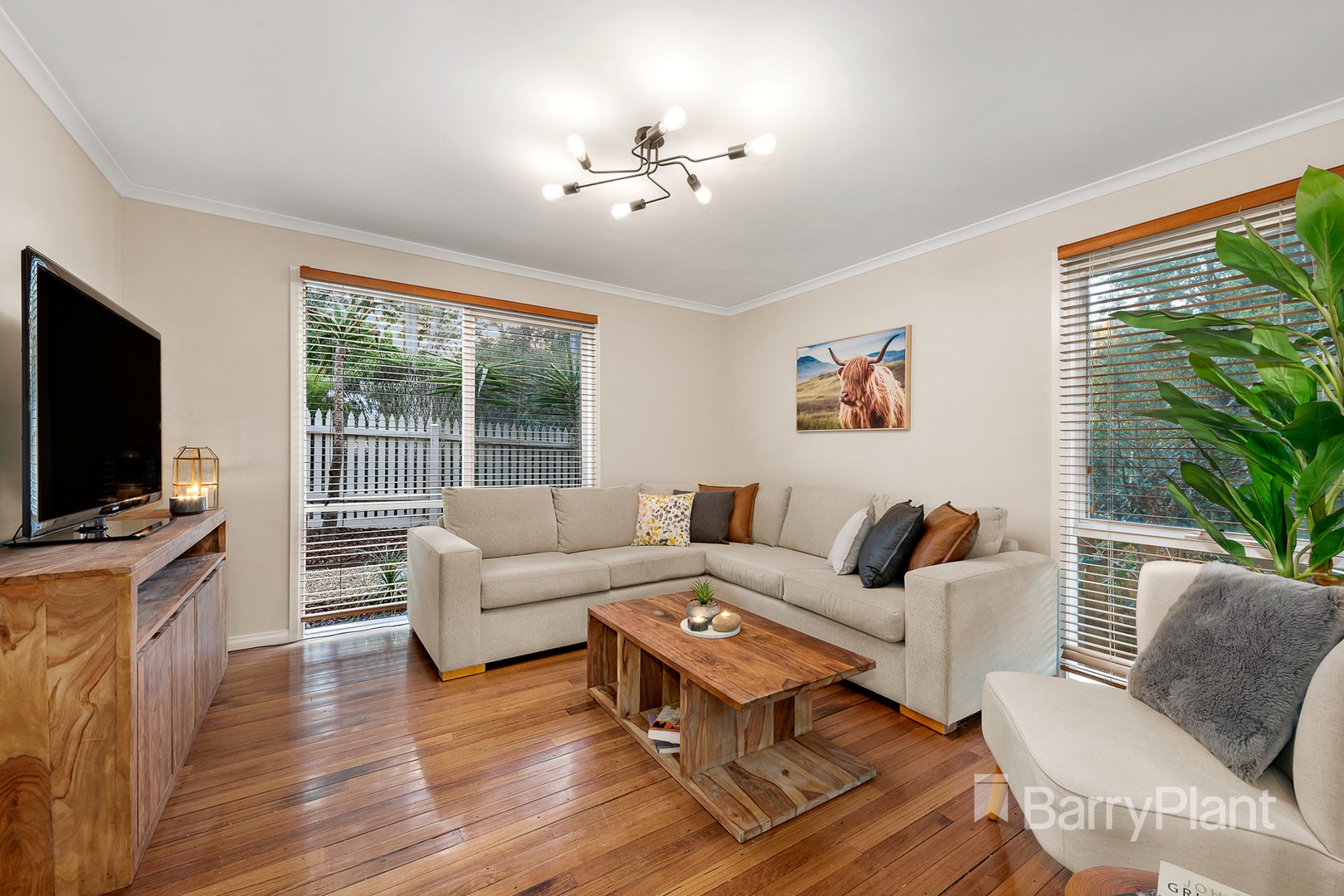 33 Nicholson Close, Research, VIC 3095, Research - Thumbnail 3
