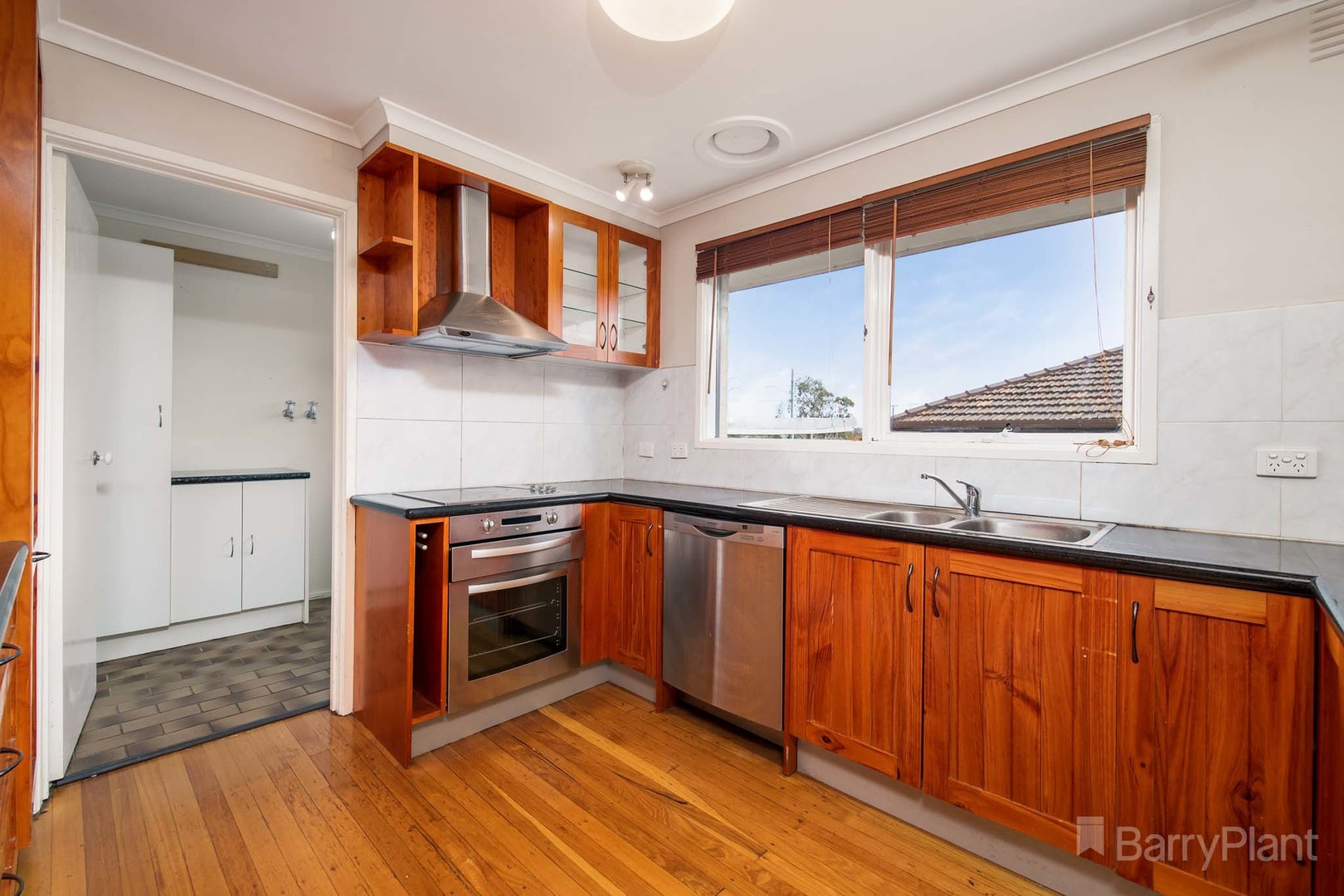 110 Sweeney Drive, Narre Warren, VIC 3805 - Thumbnail 2 - 11/09/2019