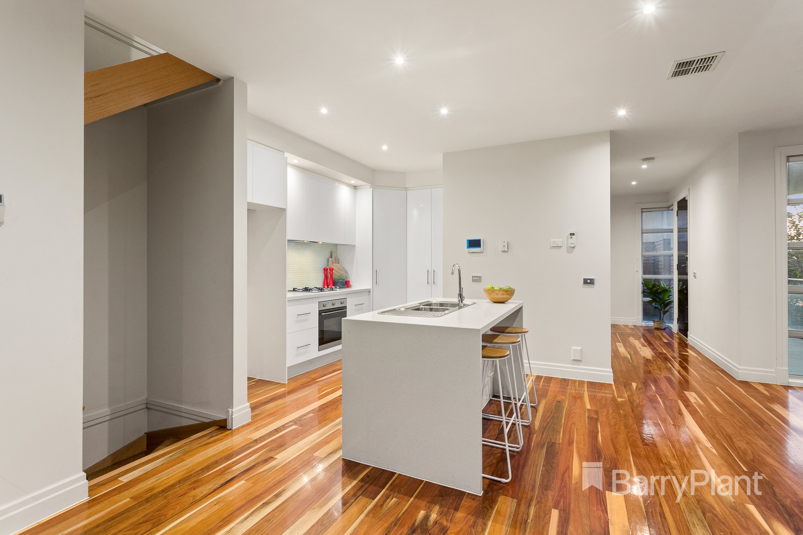 1/928 Doncaster Road, Doncaster East, VIC 3109, Doncaster East - Thumbnail 3