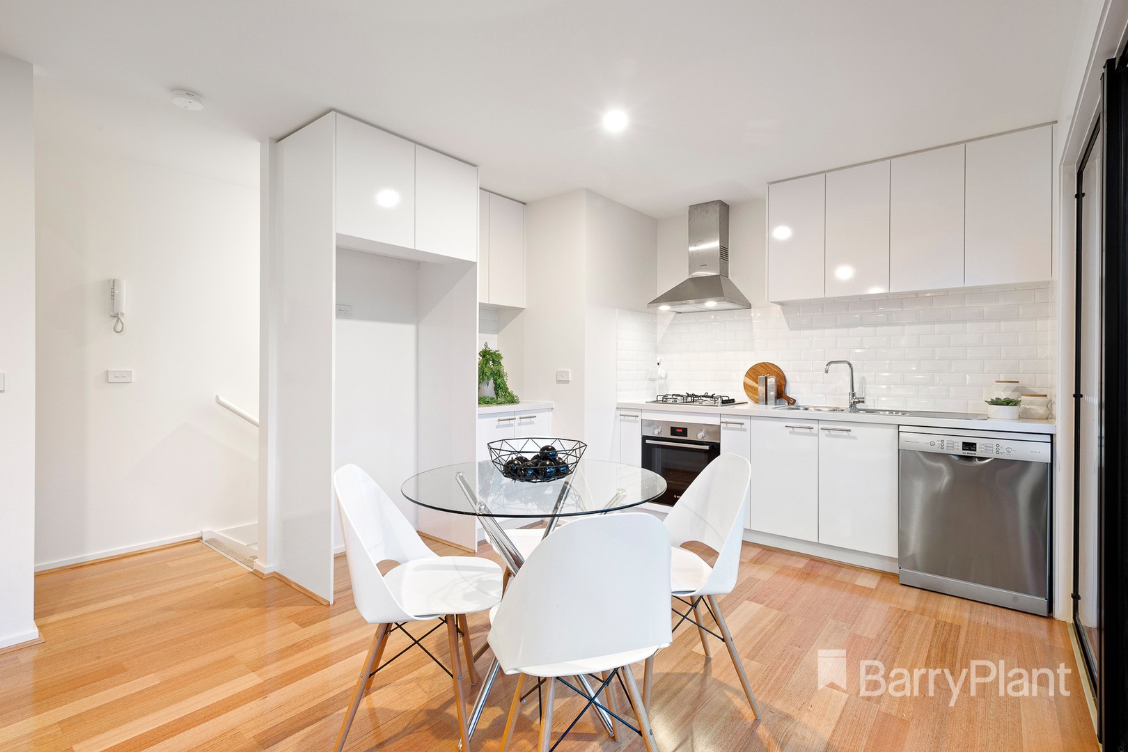 2/1 Lakeview Terrace, Templestowe Lower, VIC 3107, Templestowe Lower - Thumbnail 3