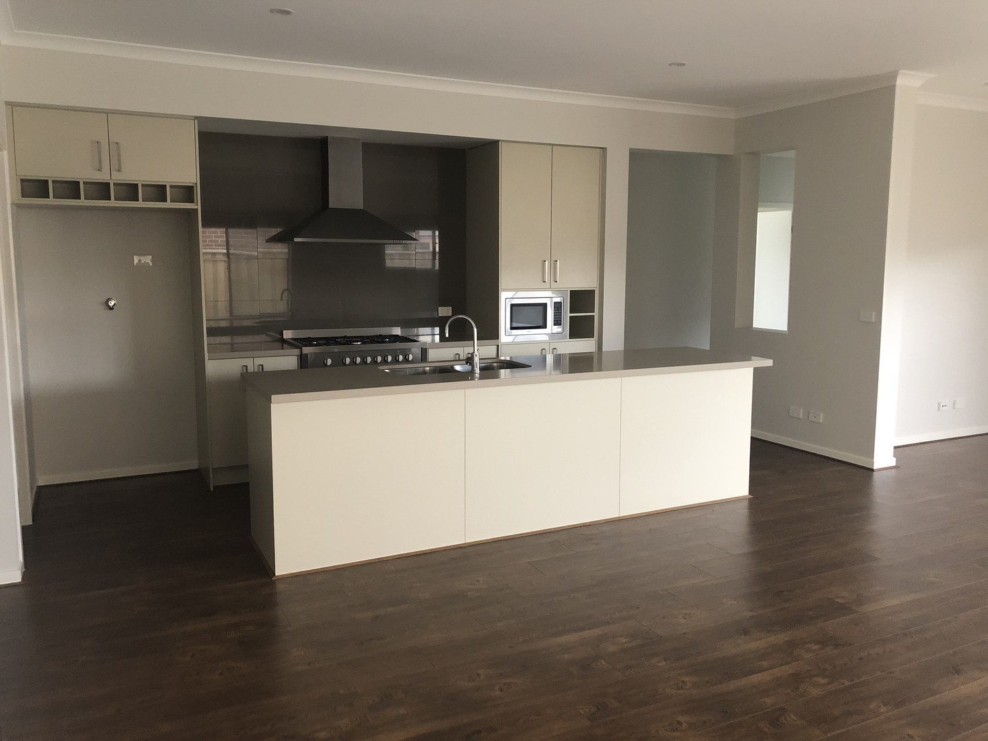 16 Laysan Crescent, Werribee, VIC 3030 - Thumbnail 2 - 01/10/2019