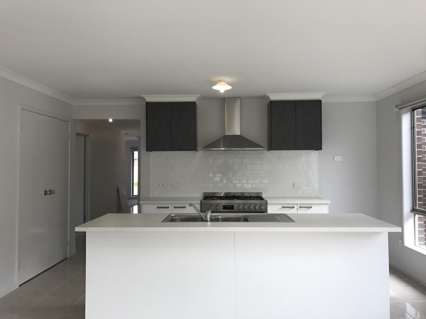 111 Modern Crescent, Tarneit, VIC 3029 - Thumbnail 2 - 02/10/2019