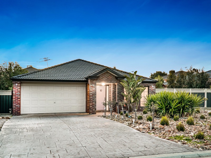 10 Lancely Green, Caroline Springs, VIC 3023 - Thumbnail 2 - 03/10/2019