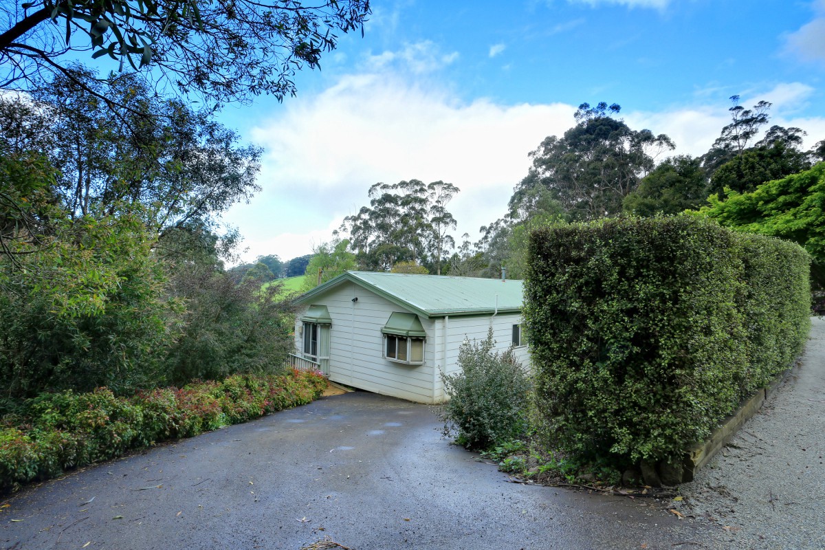 9 Telopea Road, Emerald, VIC 3782 - Thumbnail 2 - 10/10/2019