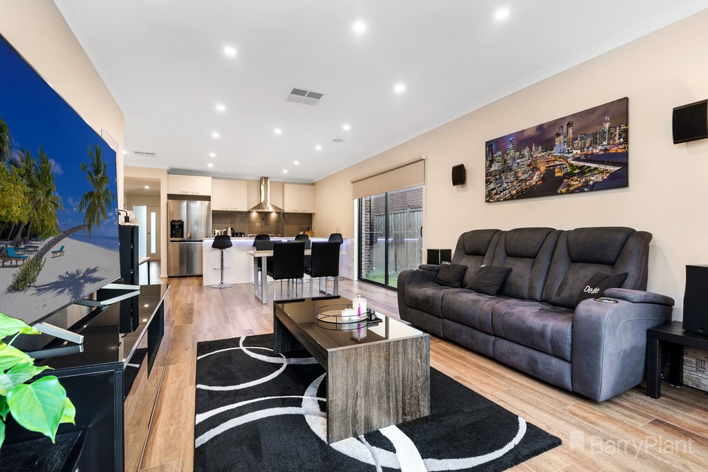 26 Blue Lake Drive, Wallan, VIC 3756 - Thumbnail 2 - 16/10/2019