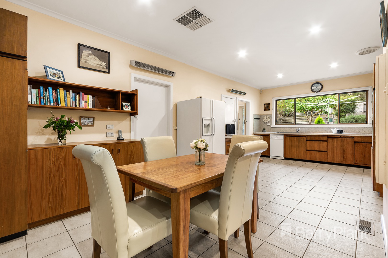 6 Morley CrescentBox Hill North, VIC 3129, Box Hill North - Thumbnail 2