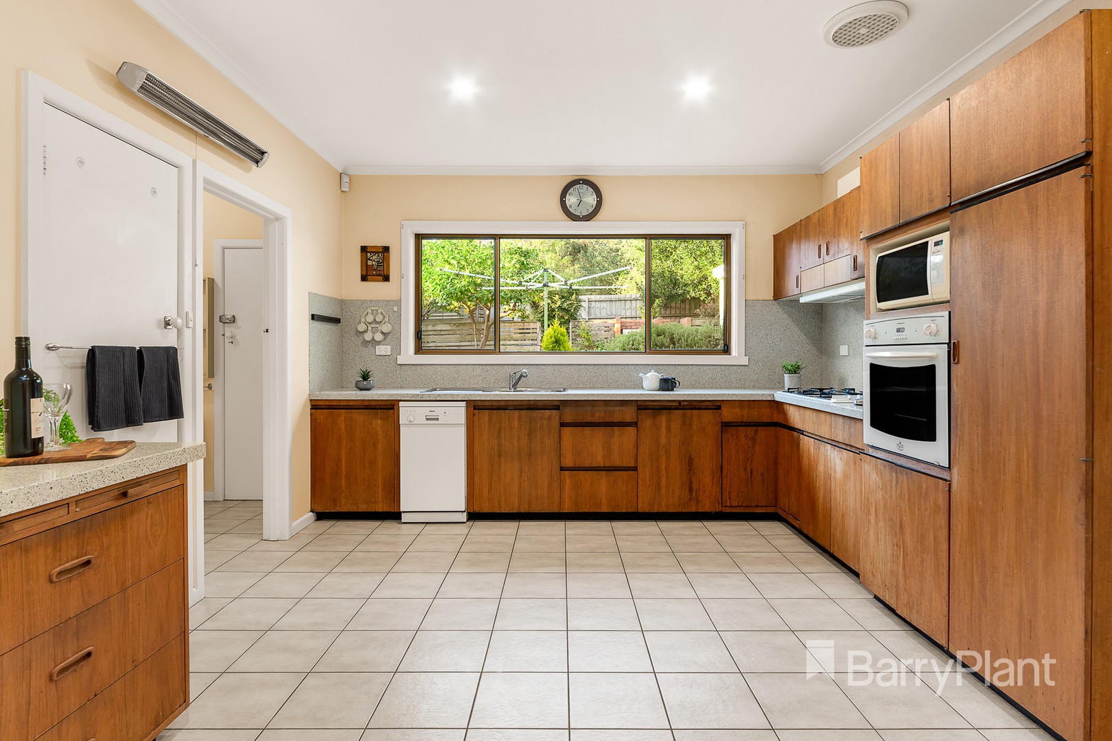 6 Morley CrescentBox Hill North, VIC 3129, Box Hill North - Thumbnail 4