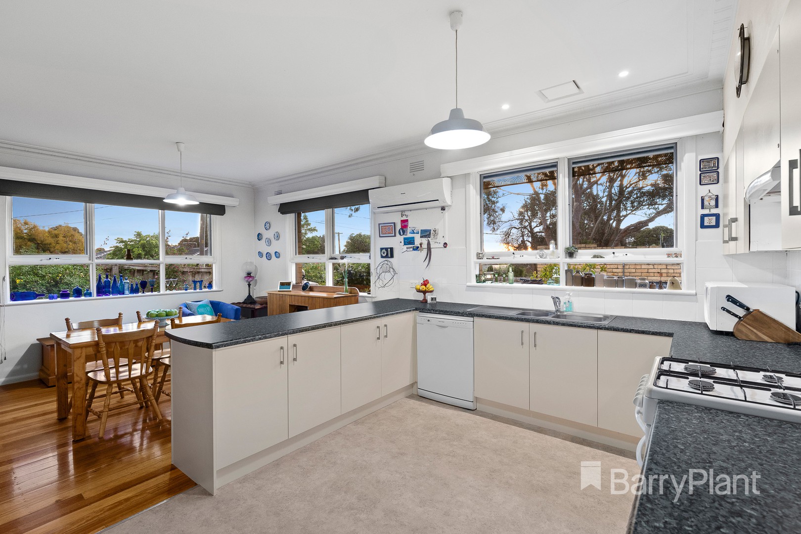 32 Bermuda DriveBlackburn South, VIC 3130, Blackburn South - Thumbnail 2