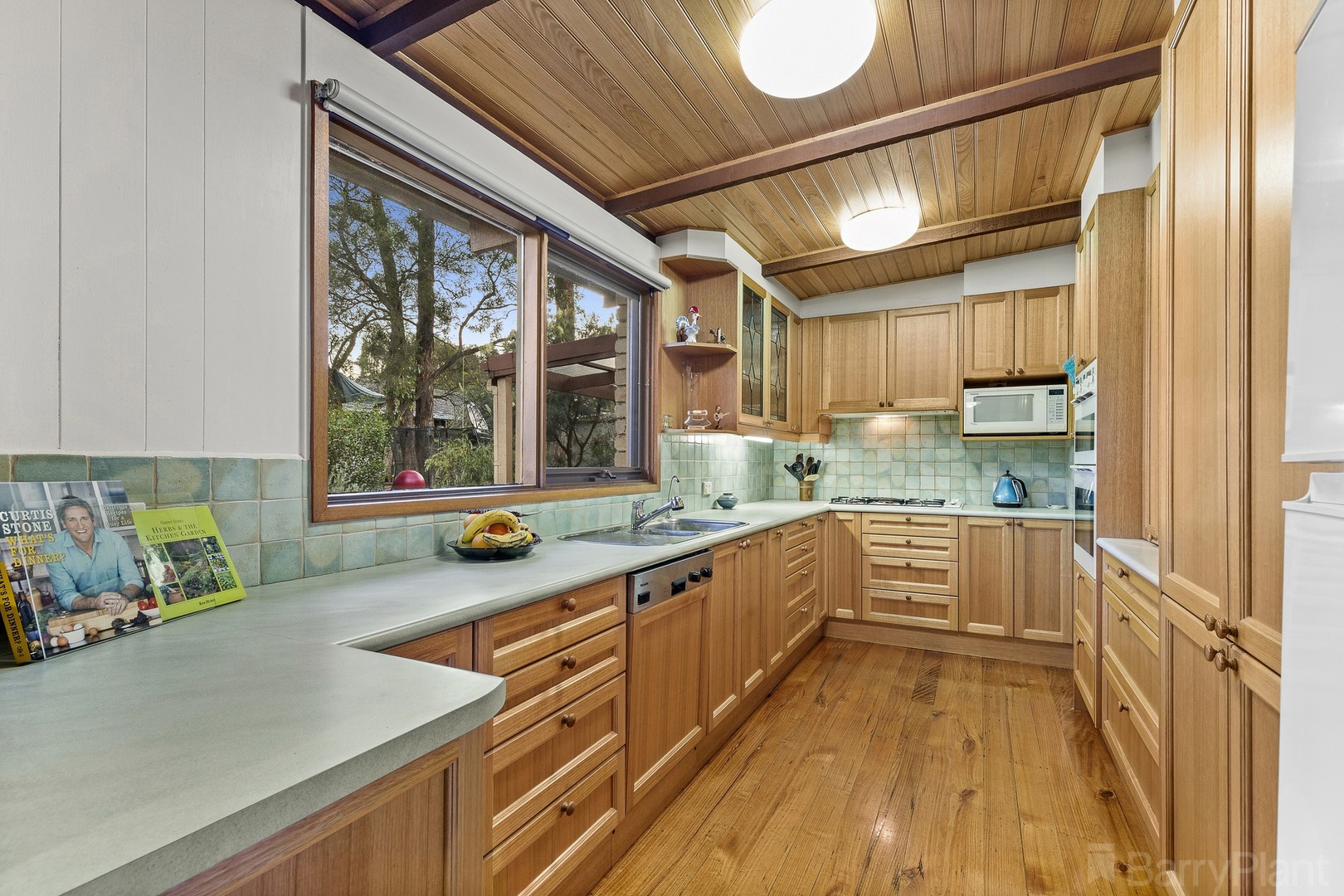 18 Isabel Avenue, Ringwood East, VIC 3135 - Thumbnail 2 - 28/10/2019