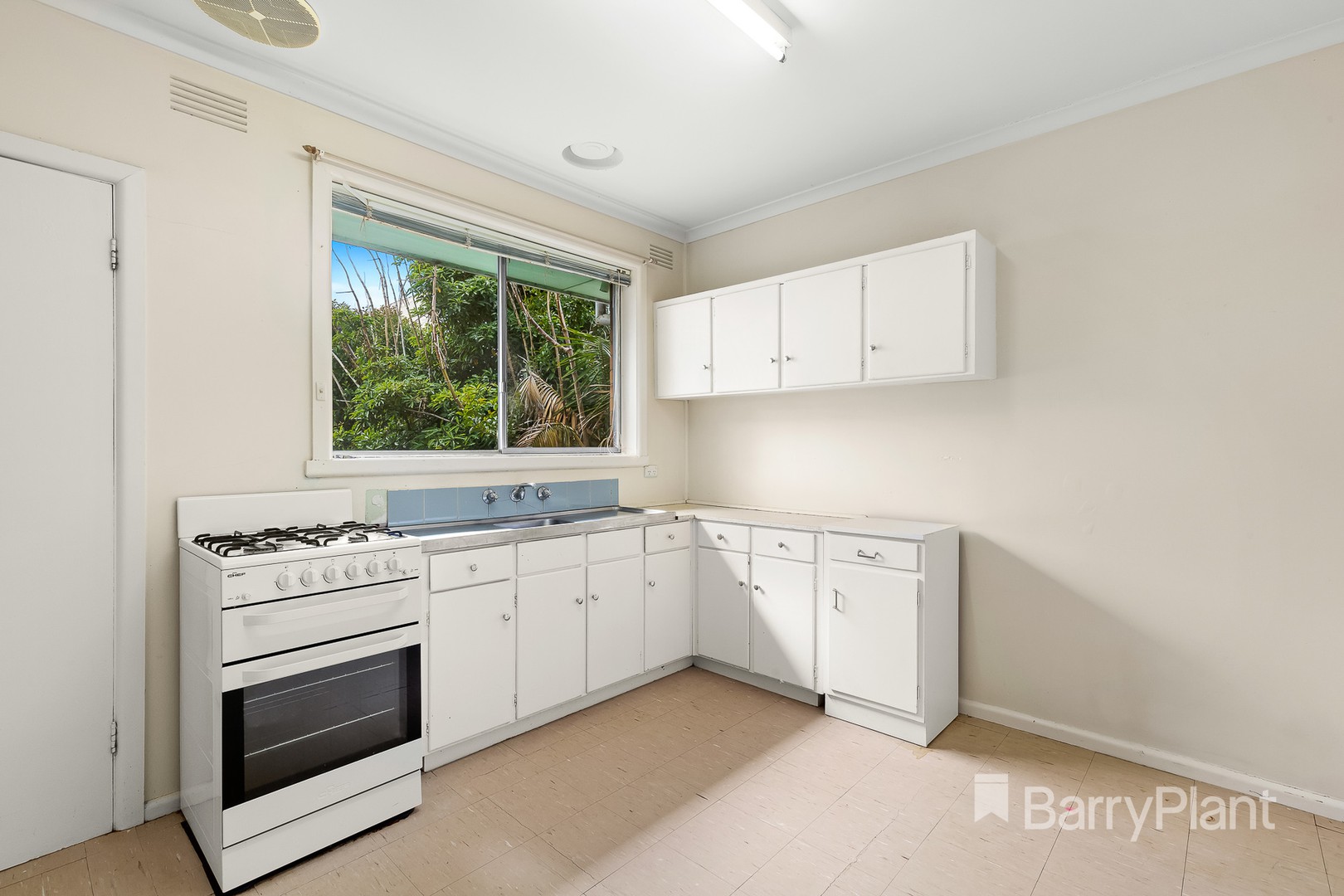 18 McKellar StreetWatsonia, VIC 3087, Watsonia - Thumbnail 2