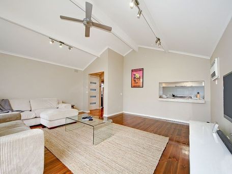 35 Goulburn Drive, Rowville, VIC 3178 - Thumbnail 2 - 04/11/2019