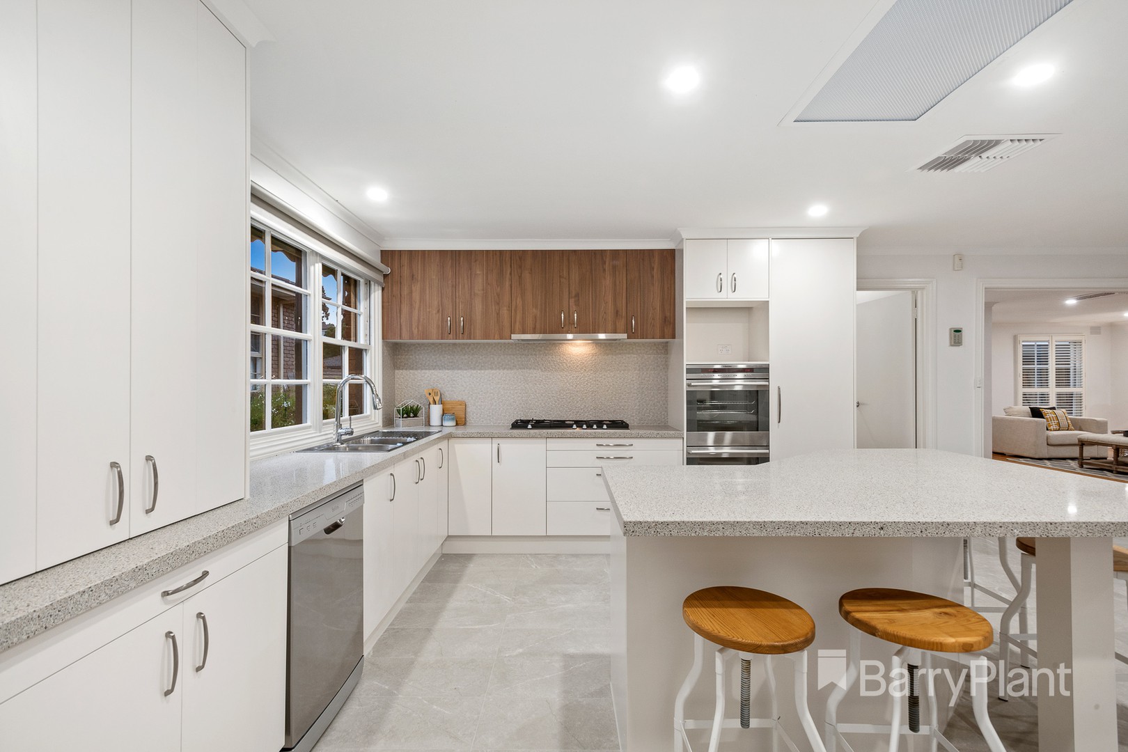 49 Lawanna Drive, Templestowe, VIC 3106, Templestowe - Thumbnail 2