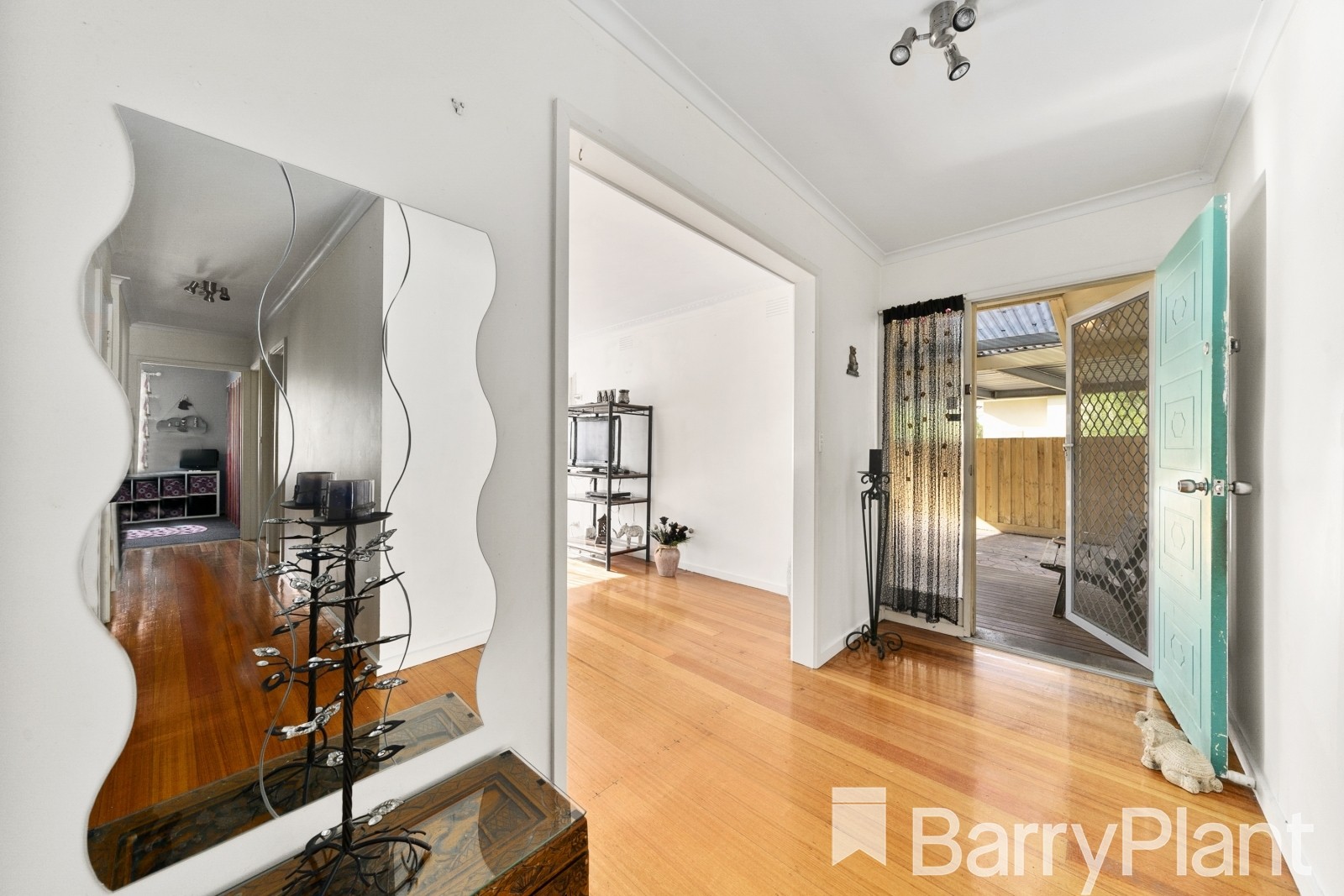 38 Campbell Parade, Cranbourne, VIC 3977 - Thumbnail 2 - 07/11/2019