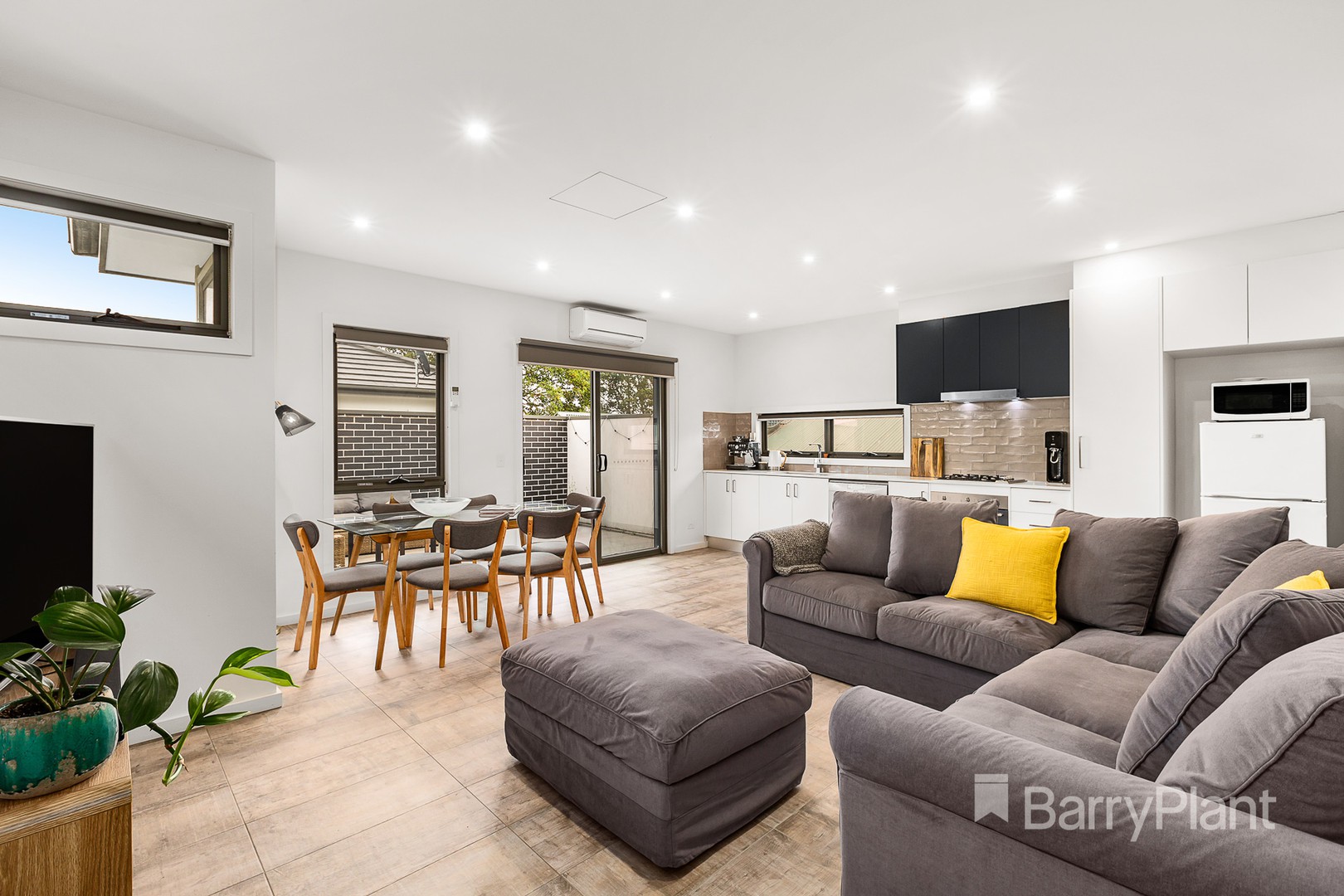 2/34 Lincoln Avenue, Coburg North, VIC 3058 - Thumbnail 2 - 08/11/2019