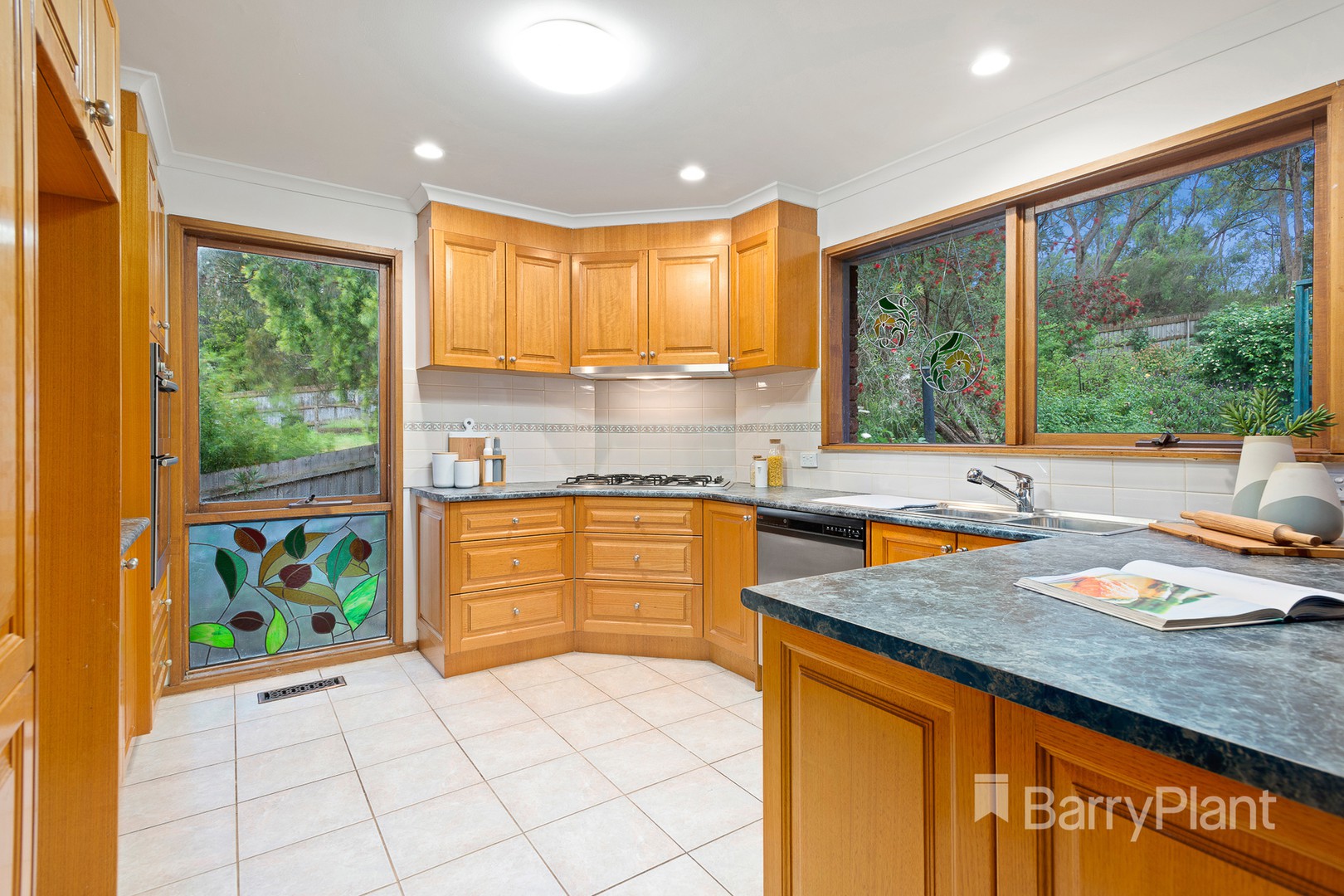 13 Stokes Place, Eltham, VIC 3095, Eltham - Thumbnail 3