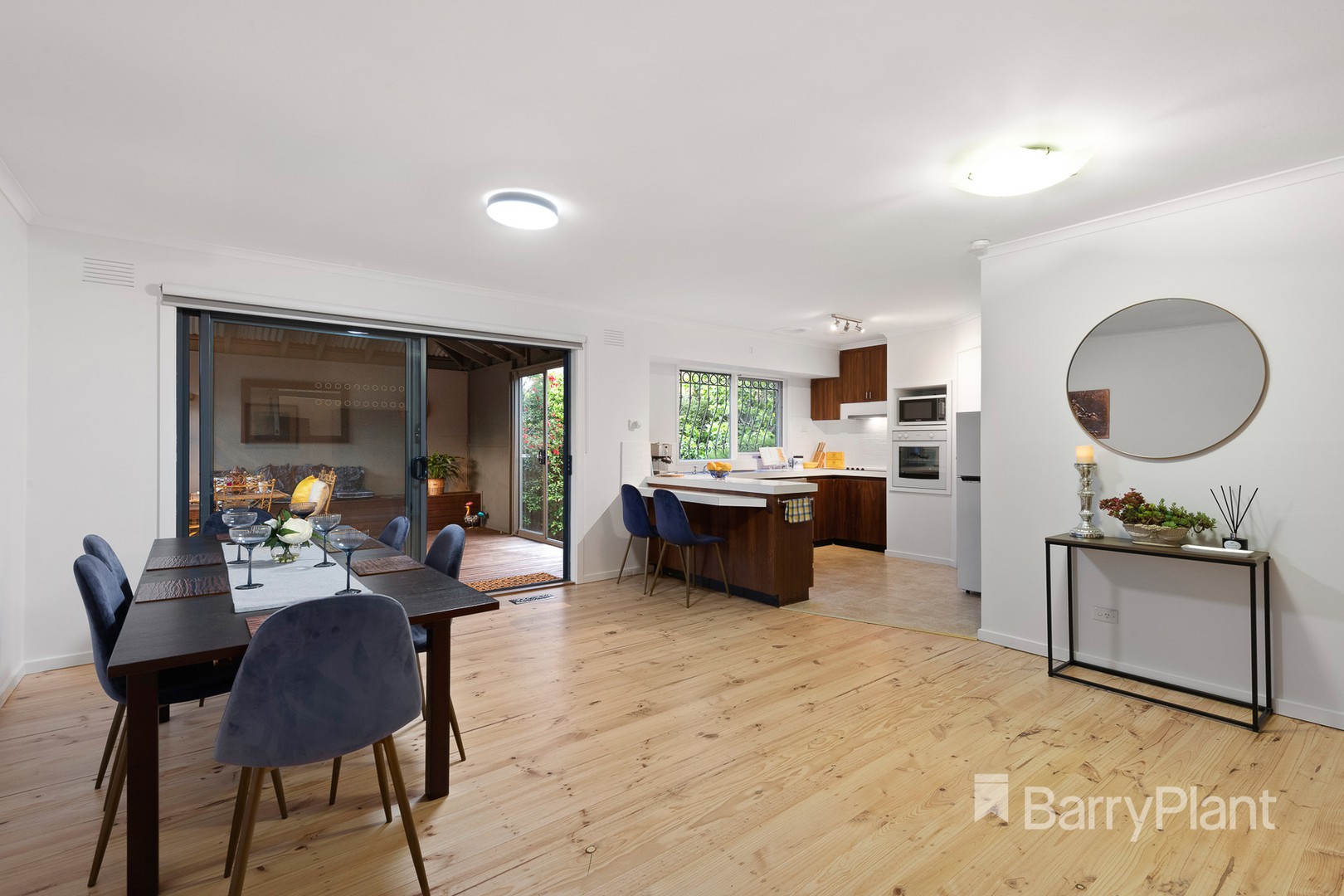 4 Glen Katherine DriveSt Helena, VIC 3088, St Helena - Thumbnail 2