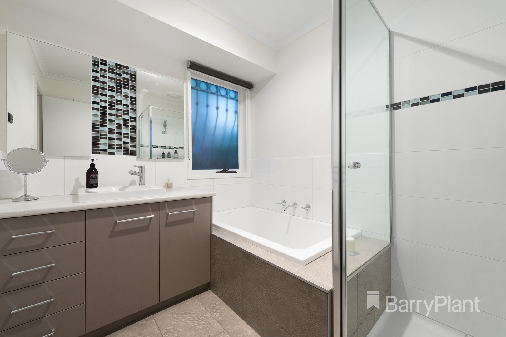 4 Glen Katherine DriveSt Helena, VIC 3088, St Helena - Thumbnail 7