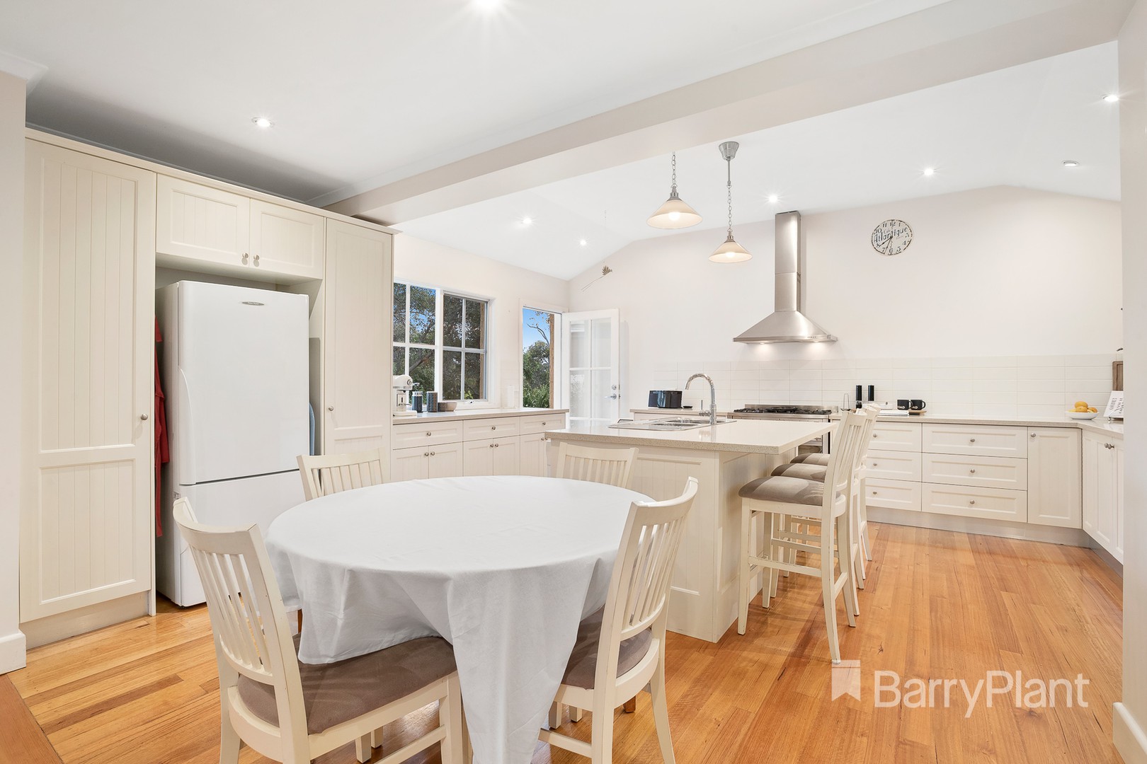 25 Belinda Avenue, Research, VIC 3095, Research - Thumbnail 2