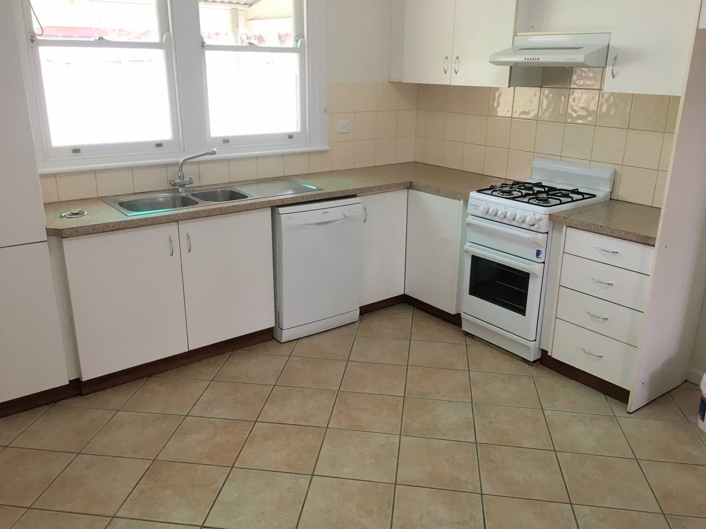 56 Ross Street, Coburg, VIC 3058 - Thumbnail 2 - 25/11/2019