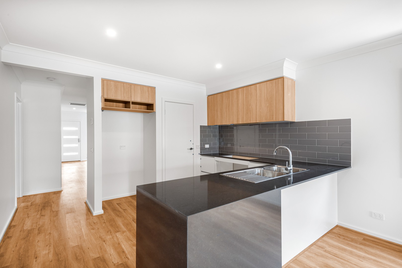 31 Lochran Road, Doreen, VIC 3754 - Thumbnail 1 - 06/12/2019