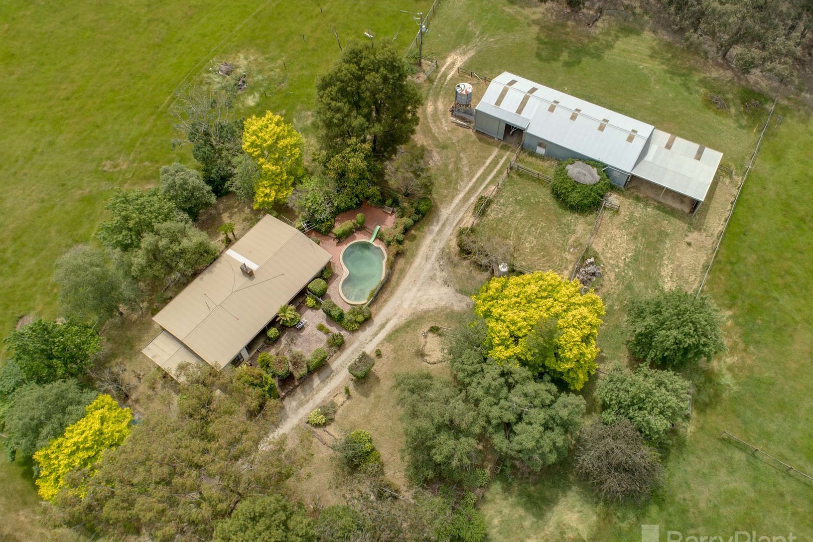 720 Tynong North Road, Tynong North, VIC 3813 - Thumbnail 2 - 11/12/2019