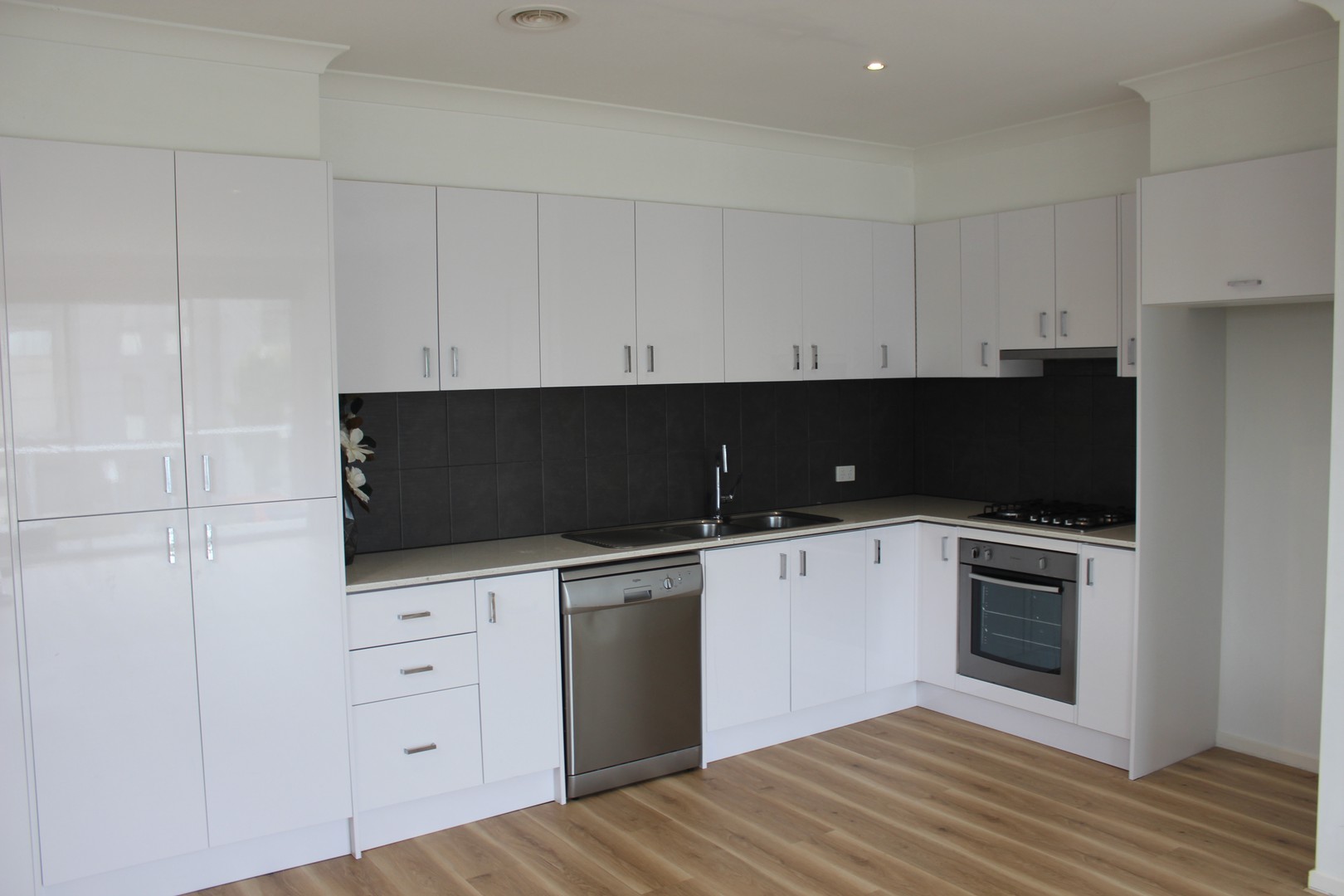 1/2 Tulip Crescent, Boronia, VIC 3155 - Thumbnail 1 - 12/12/2019