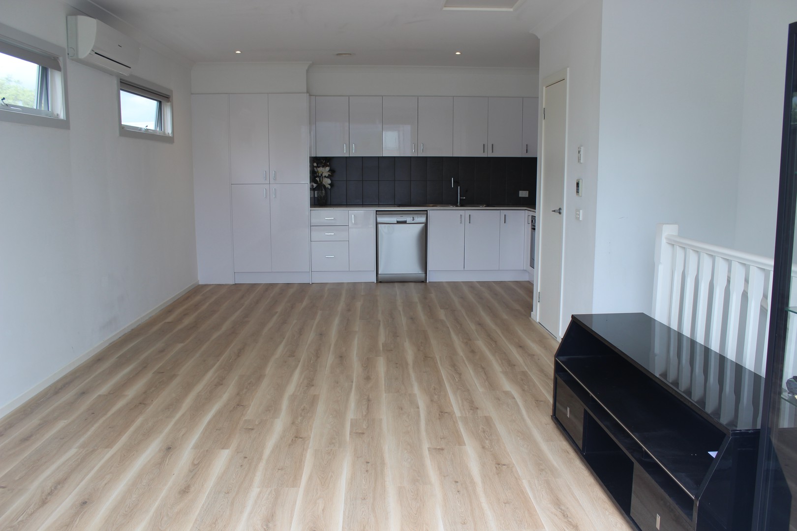 1/2 Tulip Crescent, Boronia, VIC 3155 - Thumbnail 2 - 12/12/2019