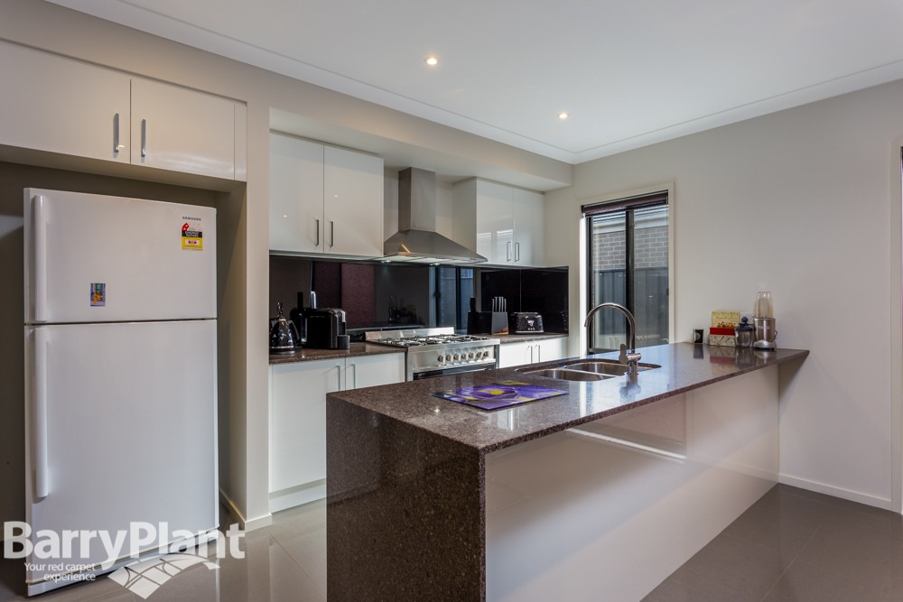 47 Victorking Drive, Point Cook, VIC 3030 - Thumbnail 2 - 18/12/2019