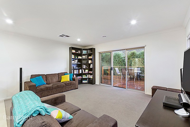 16 Blackledge Drive, Cranbourne East, VIC 3977 - Thumbnail 1 - 20/12/2019