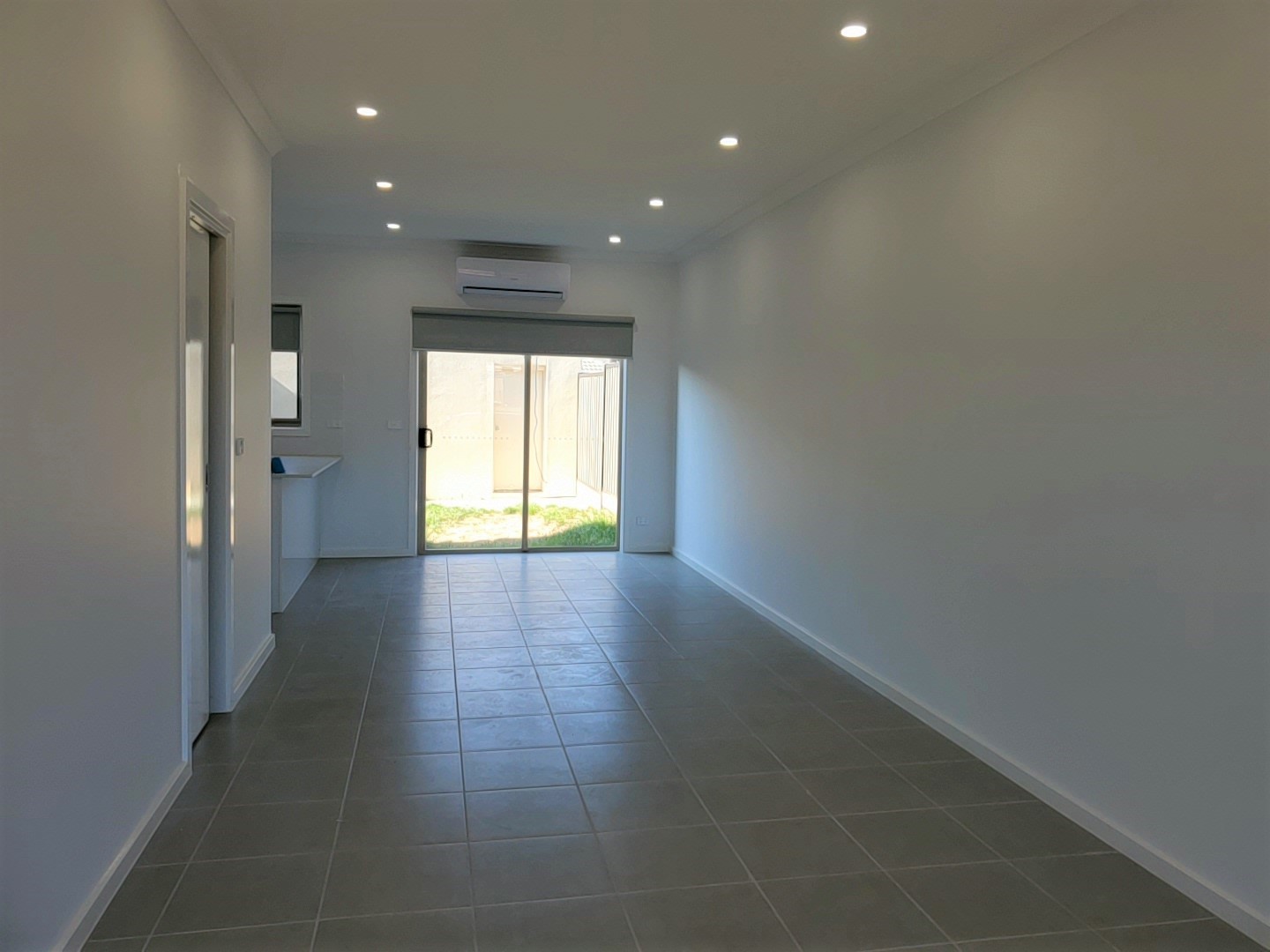 11 Oregan Way, Roxburgh Park, VIC 3064 - Thumbnail 2 - 03/01/2020