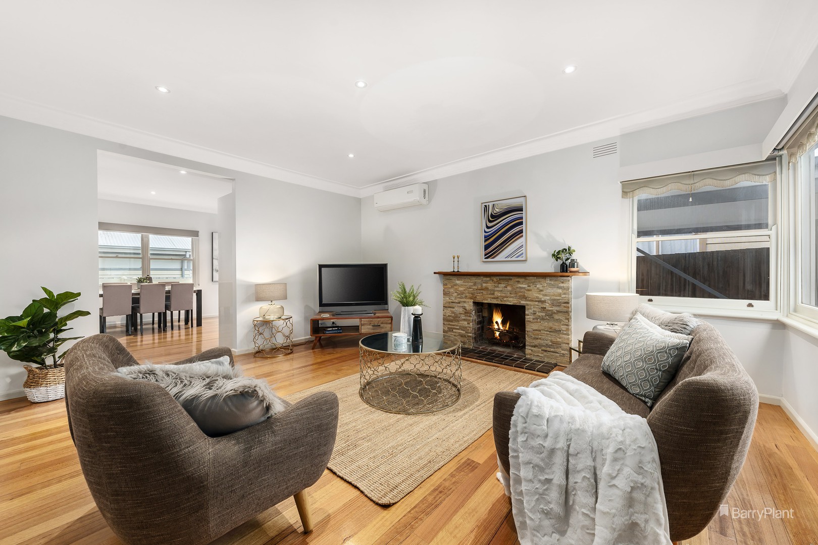 16 Morwell Avenue, Watsonia, VIC 3087 - Thumbnail 2 - 07/01/2020