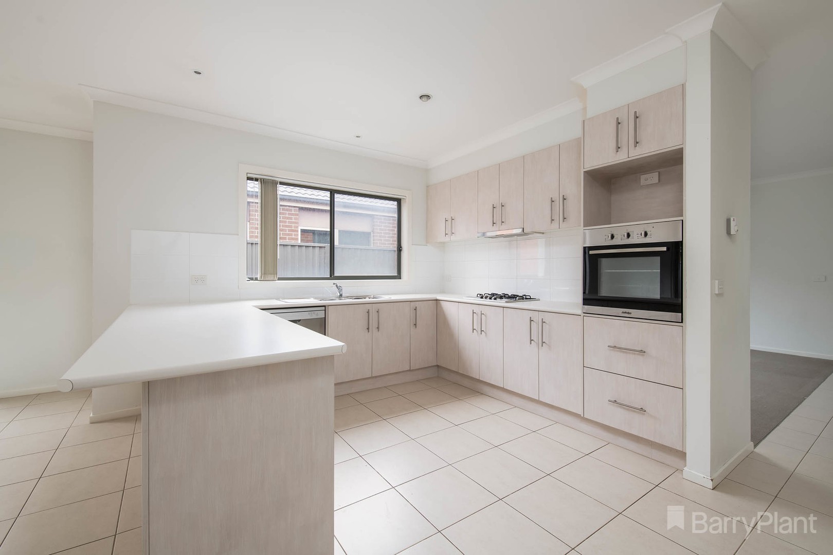 24 Joseph Banks Drive, Pakenham, VIC 3810 - Thumbnail 2 - 08/01/2020