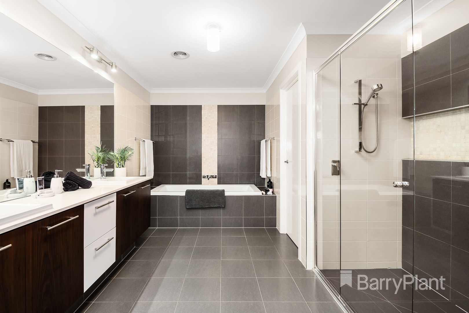 61 Whittens Lane, Doncaster, VIC 3108, Doncaster - Thumbnail 8