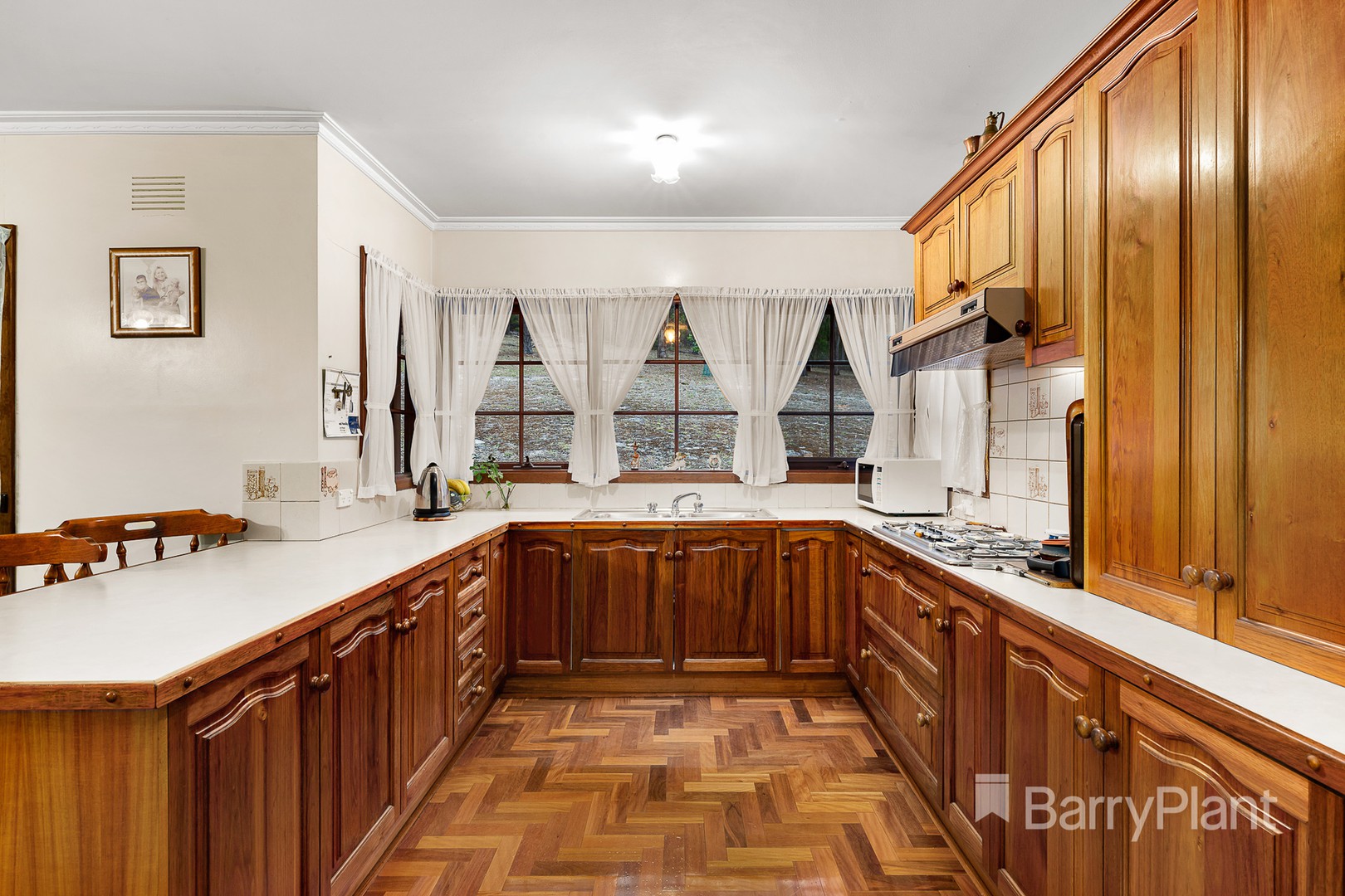 301 Oban Road, Donvale, VIC 3111, Donvale - Thumbnail 6