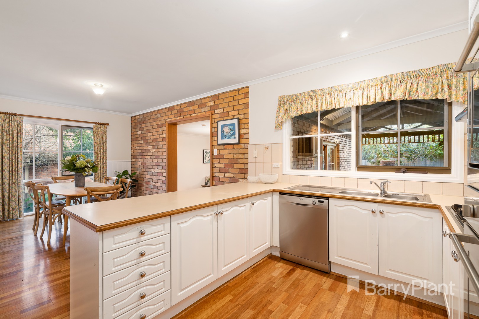 11 Strand Court, Templestowe, VIC 3106, Templestowe - Thumbnail 3