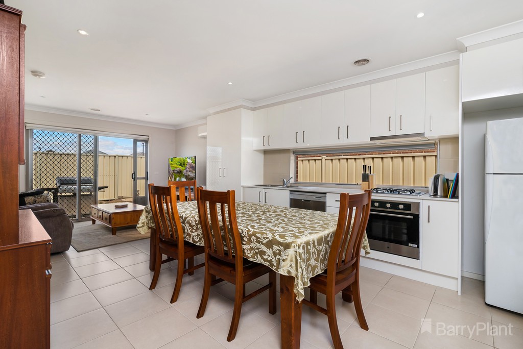 15 Viewhill Road, Kilmore, VIC 3764 - Thumbnail 2 - 29/01/2020