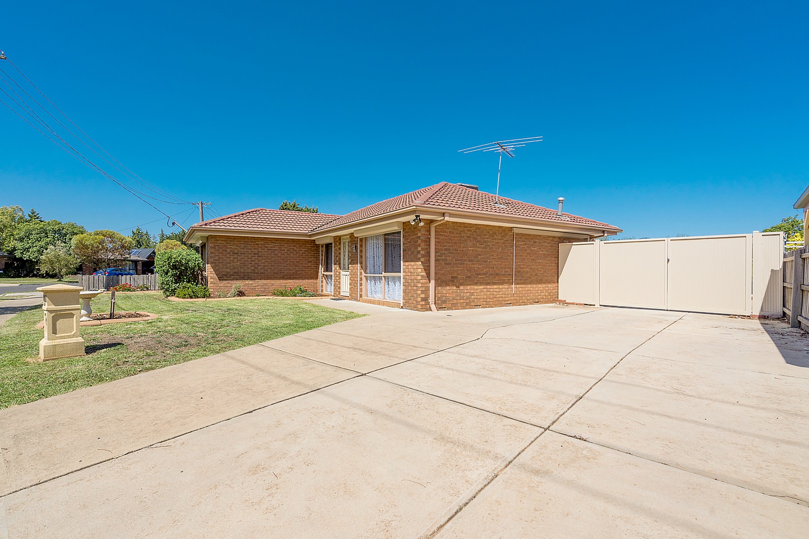 4 Redhill Court, Craigieburn, VIC 3064 - Thumbnail 1 - 30/01/2020