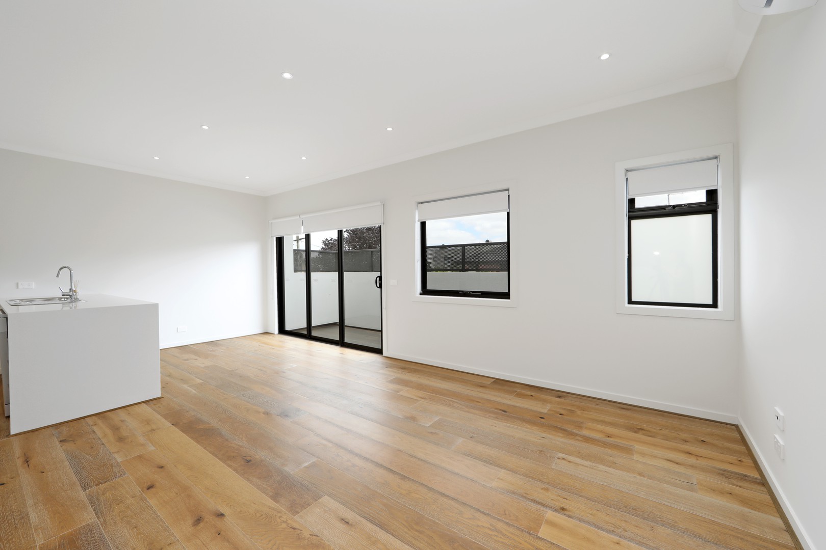 2/9 Luton Court, Rowville, VIC 3178 - Thumbnail 2 - 04/02/2020