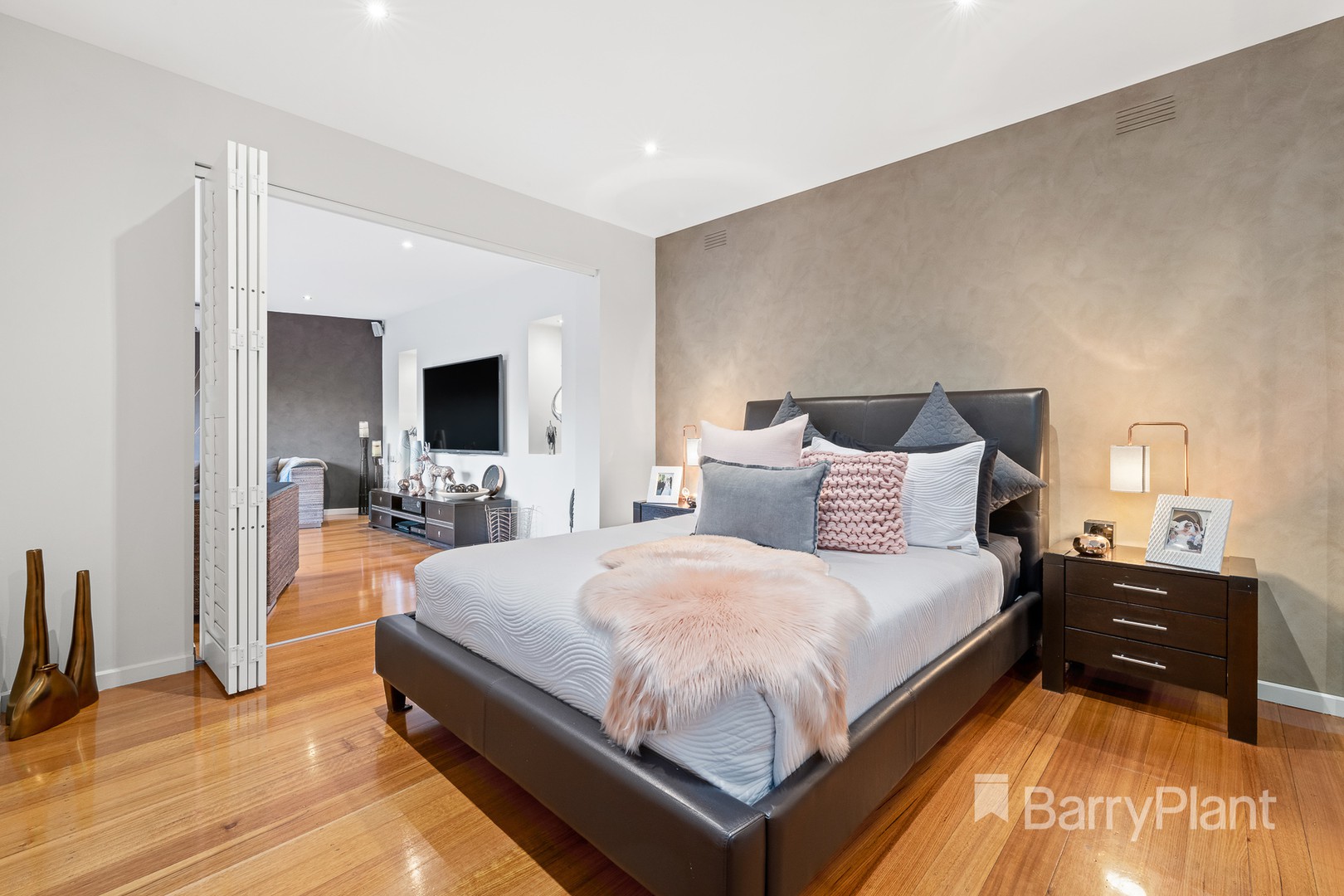 10 Stafford CourtDoncaster East, VIC 3109, Doncaster East - Thumbnail 6