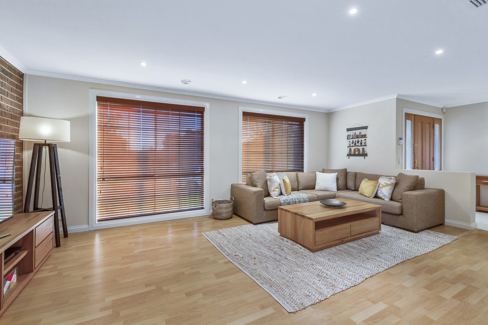 35 Grandview Crescent, Hillside, VIC 3037 - Thumbnail 2 - 14/02/2020