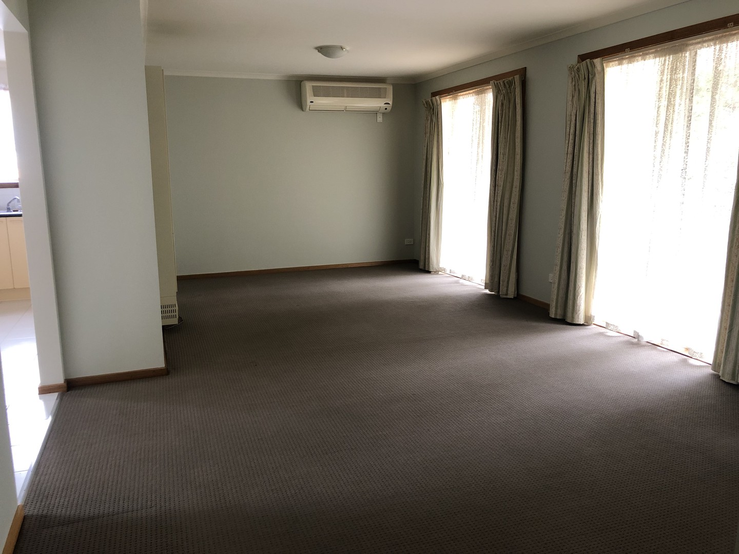 2/14 Fyffe Street, Diamond Creek, VIC 3089 - Thumbnail 2 - 19/02/2020