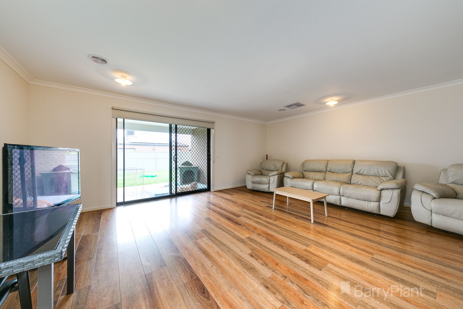 52 Nelson Street, Cranbourne East, VIC 3977 - Thumbnail 1 - 17/02/2020